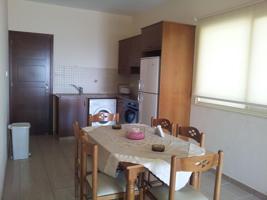 Lazaros Pissouri Apartments Номер фото